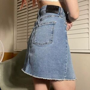 DKNY Y2K Blue Denim Mini Skirt – Size 2